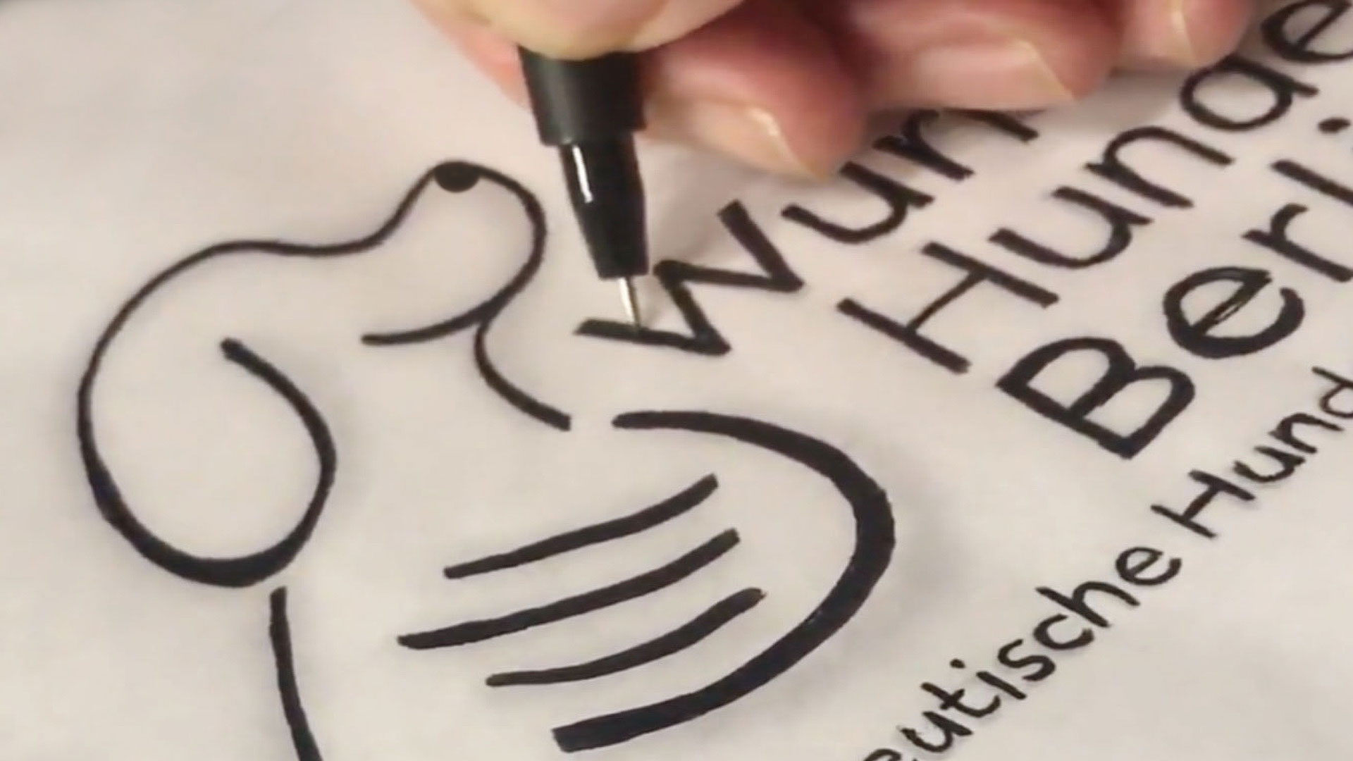 Katja Hofmann, Studio for good Design: handgefertigtes animiertes Logo, Onepager, Website, Visitenkarten, Postkarten, Flyer, Formular für Wunderhunde Berlin